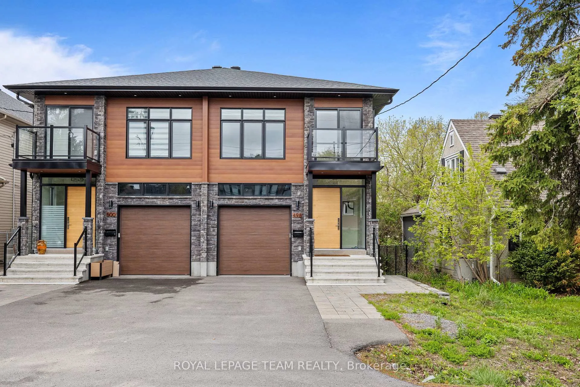 Front of 498 Wentworth Avenue