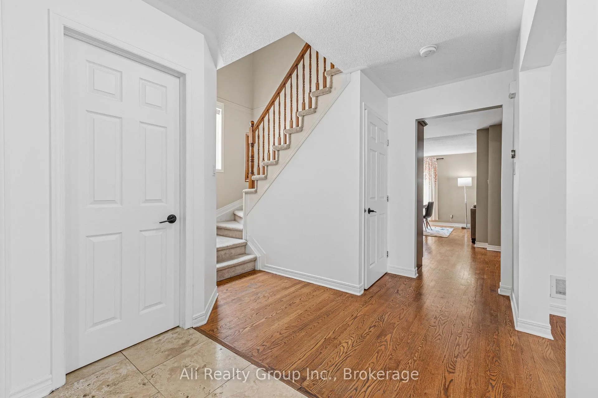 Photo 2 of 132 Grenadier Way, Ottawa, Barrhaven - Longfields — HOMEH