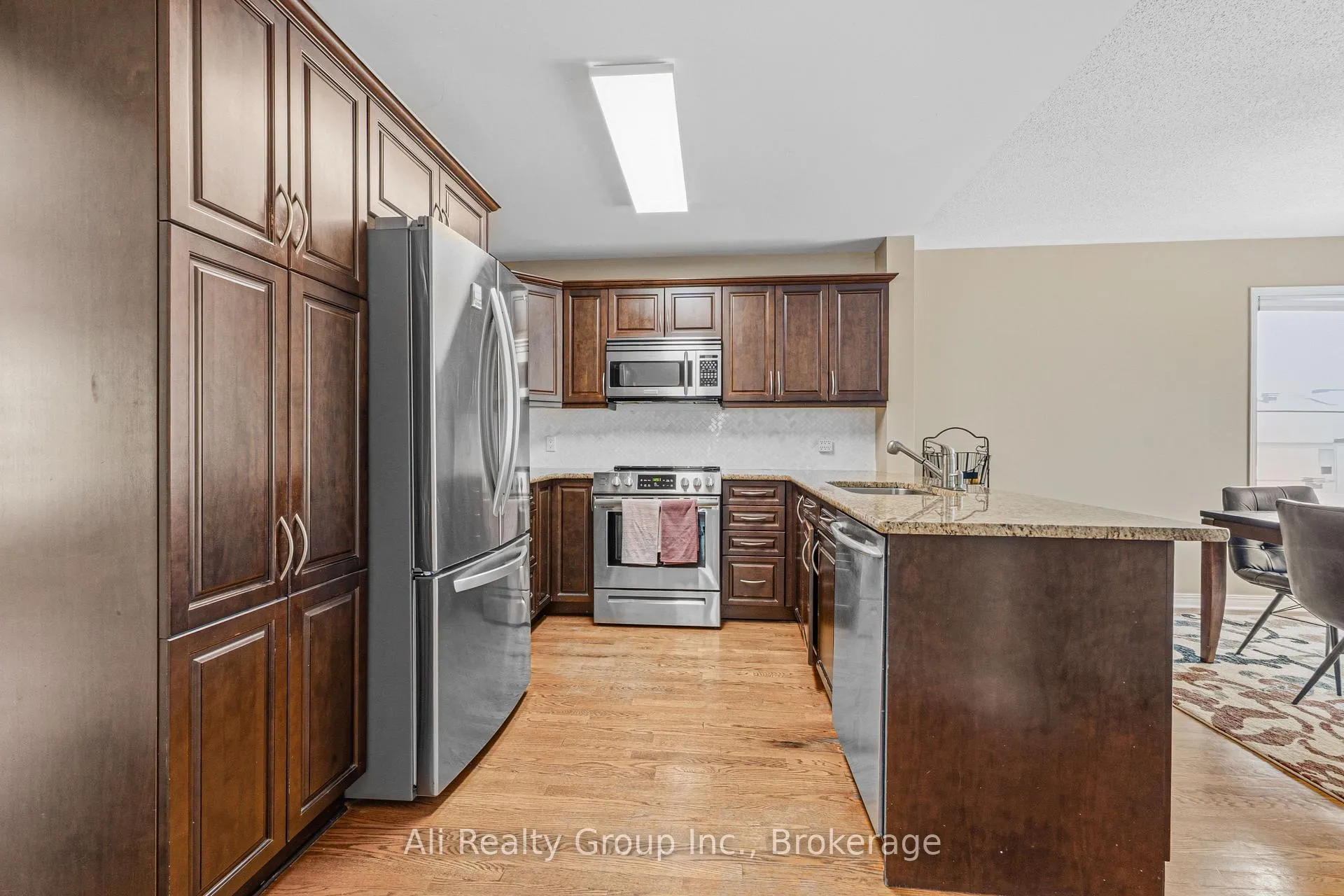 Photo 8 of 132 Grenadier Way, Ottawa, Barrhaven - Longfields — HOMEH