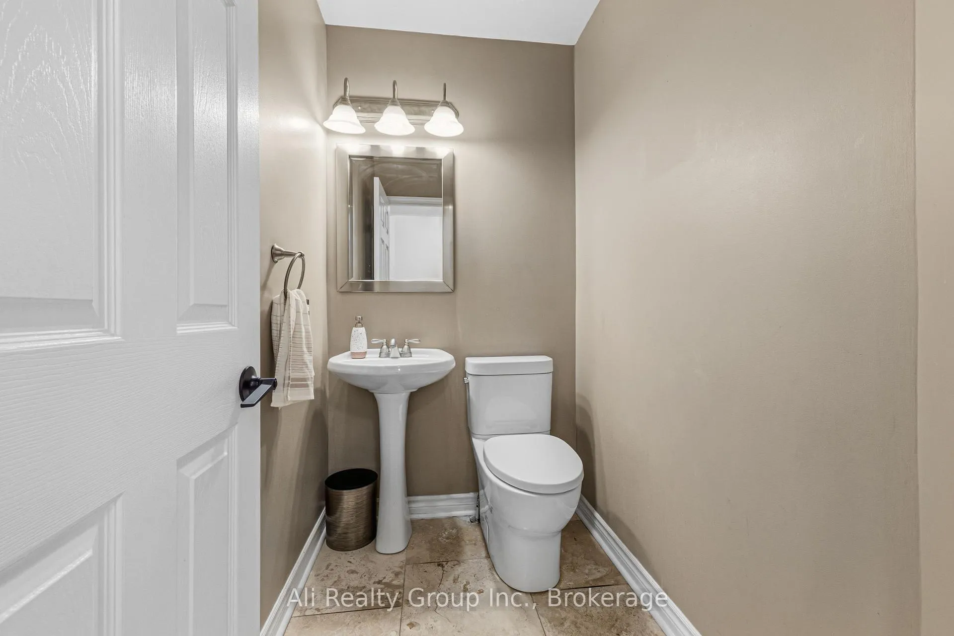 Photo 11 of 132 Grenadier Way, Ottawa, Barrhaven - Longfields — HOMEH