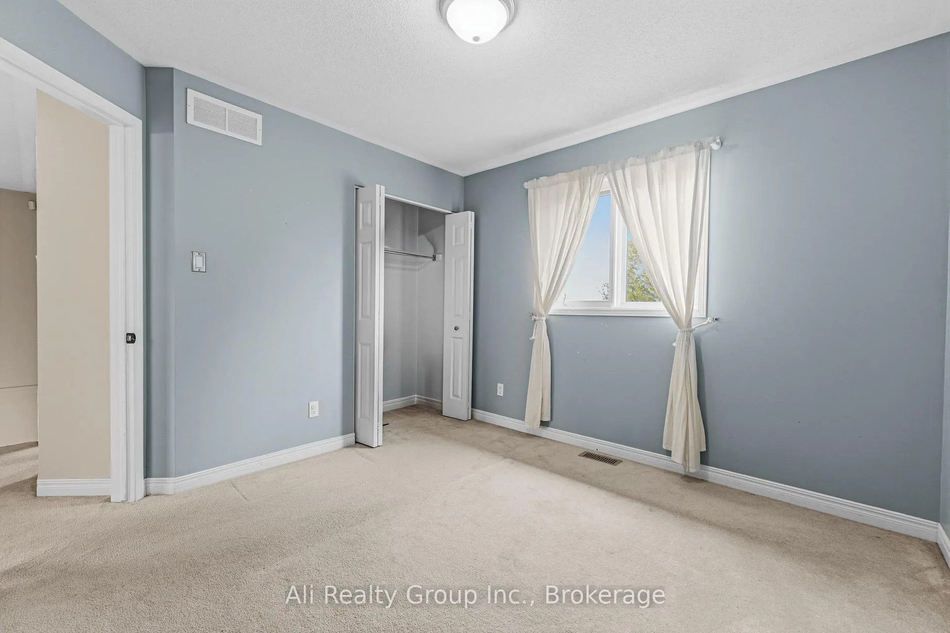 Photo 13 of 132 Grenadier Way, Ottawa, Barrhaven - Longfields — HOMEH