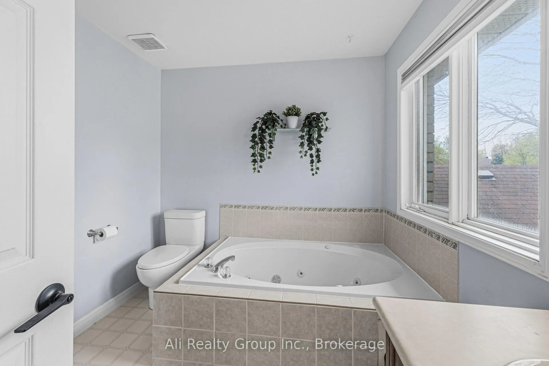 Photo 16 of 132 Grenadier Way, Ottawa, Barrhaven - Longfields — HOMEH