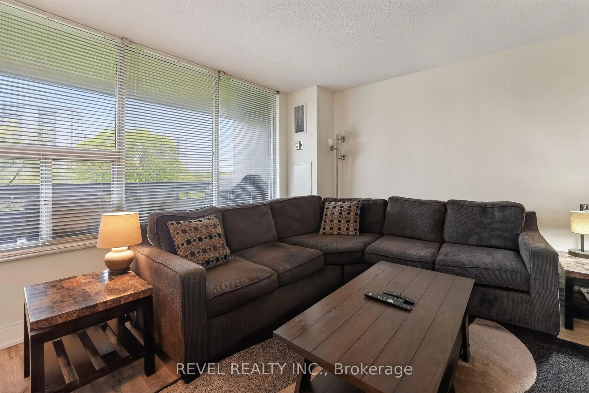 Photo 8 of Unit 403, 11 Wincott Drive, Etobicoke, Kingsview Village-The Westway — HOMEH