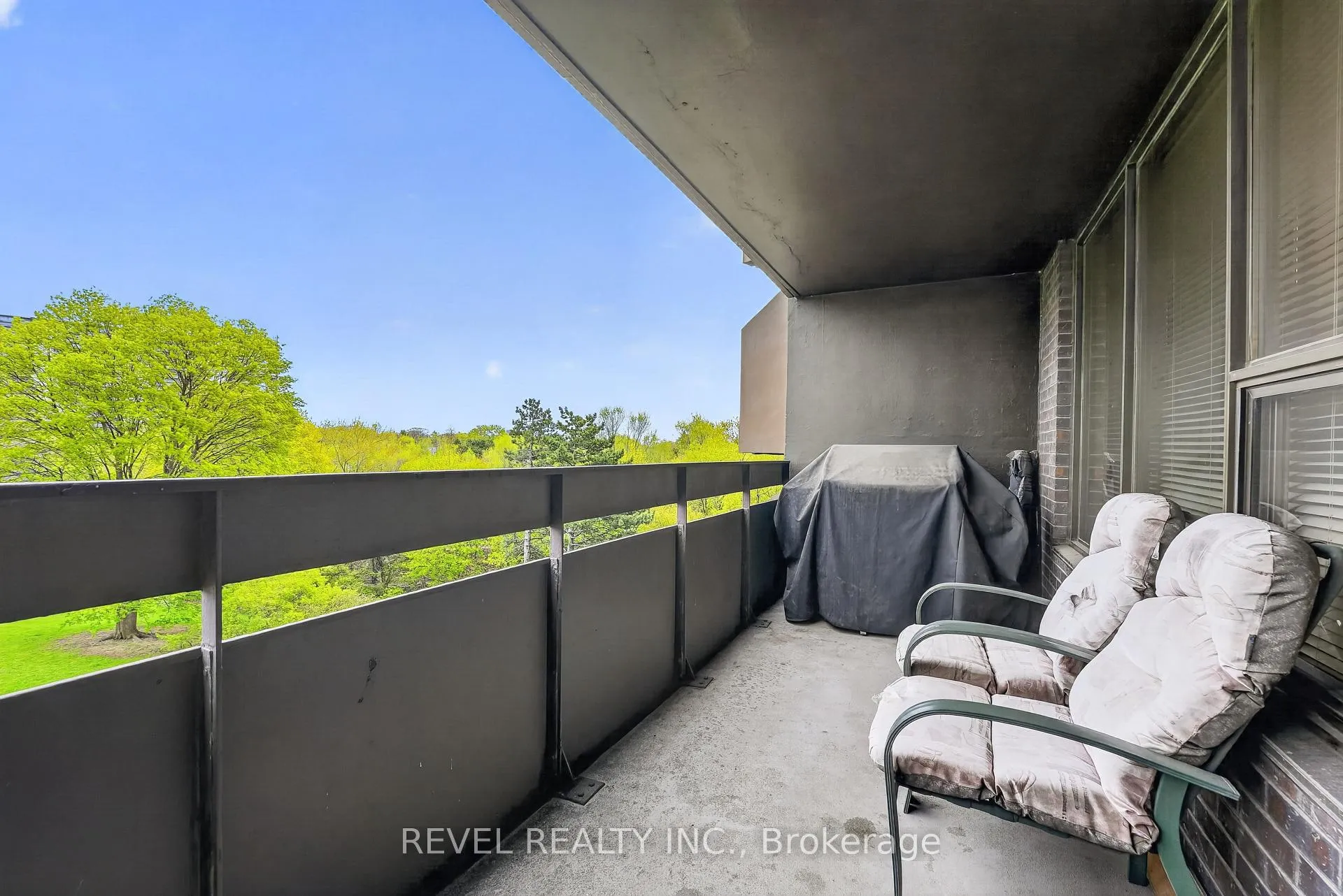 Photo 10 of Unit 403, 11 Wincott Drive, Etobicoke, Kingsview Village-The Westway — HOMEH