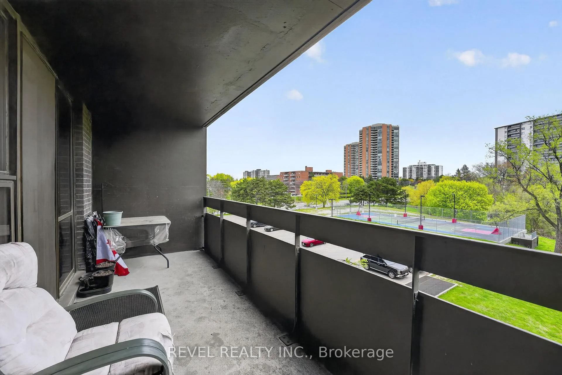 Photo 11 of Unit 403, 11 Wincott Drive, Etobicoke, Kingsview Village-The Westway — HOMEH