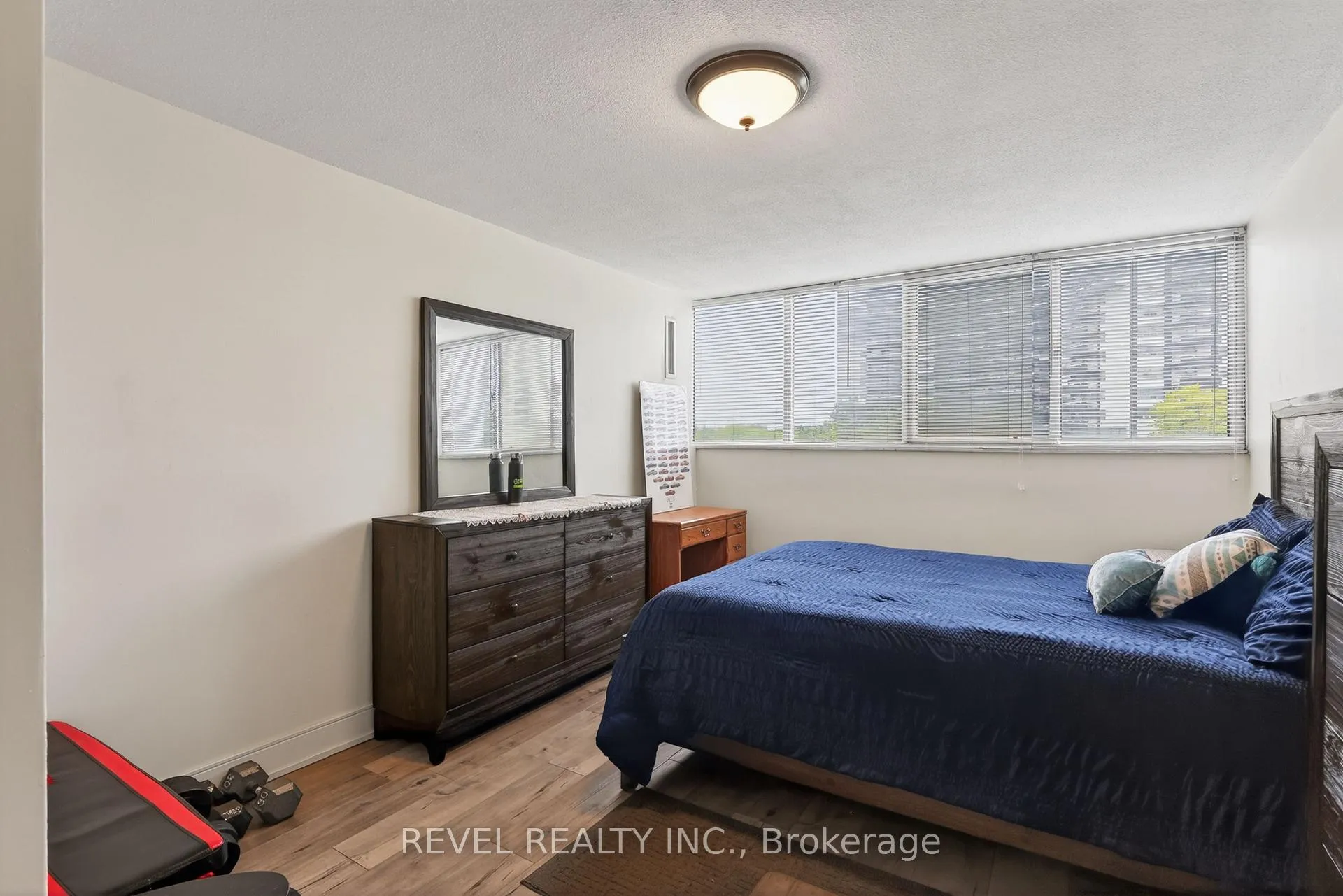 Photo 13 of Unit 403, 11 Wincott Drive, Etobicoke, Kingsview Village-The Westway — HOMEH