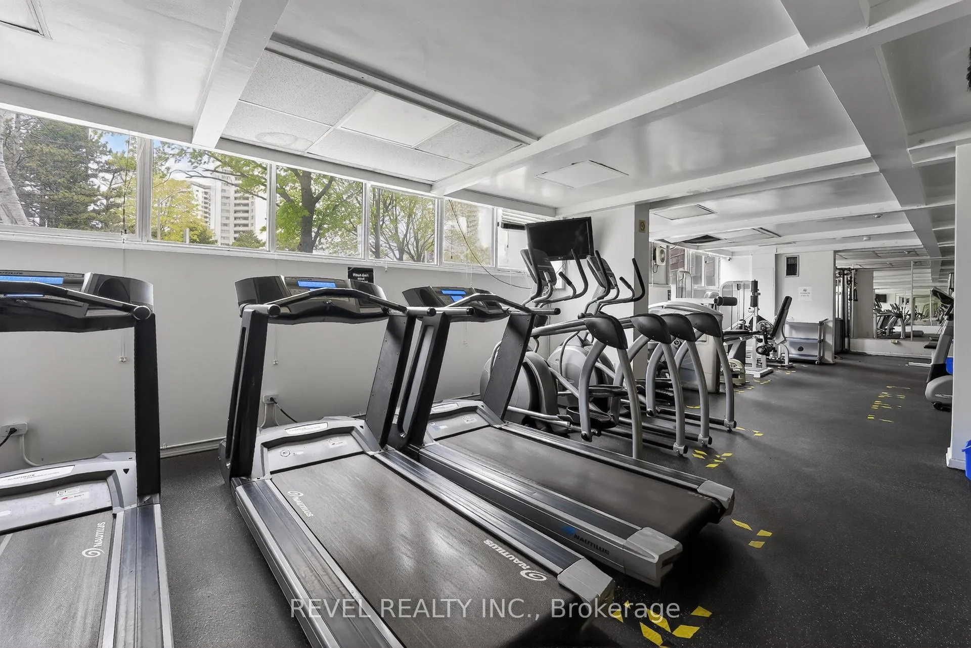 Photo 19 of Unit 403, 11 Wincott Drive, Etobicoke, Kingsview Village-The Westway — HOMEH