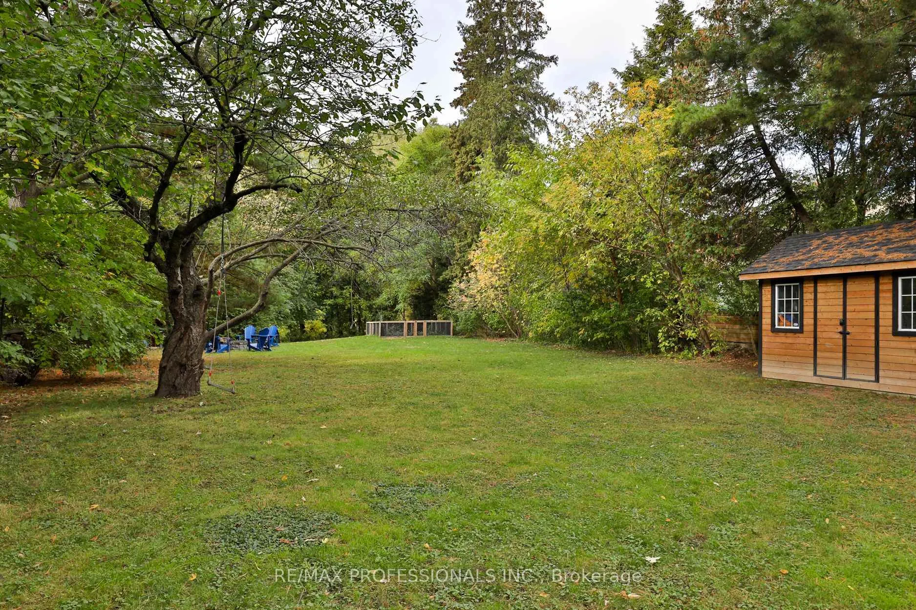 Photo 2 of 52 Bonnyview Drive, Etobicoke, Stonegate-Queensway — HOMEH