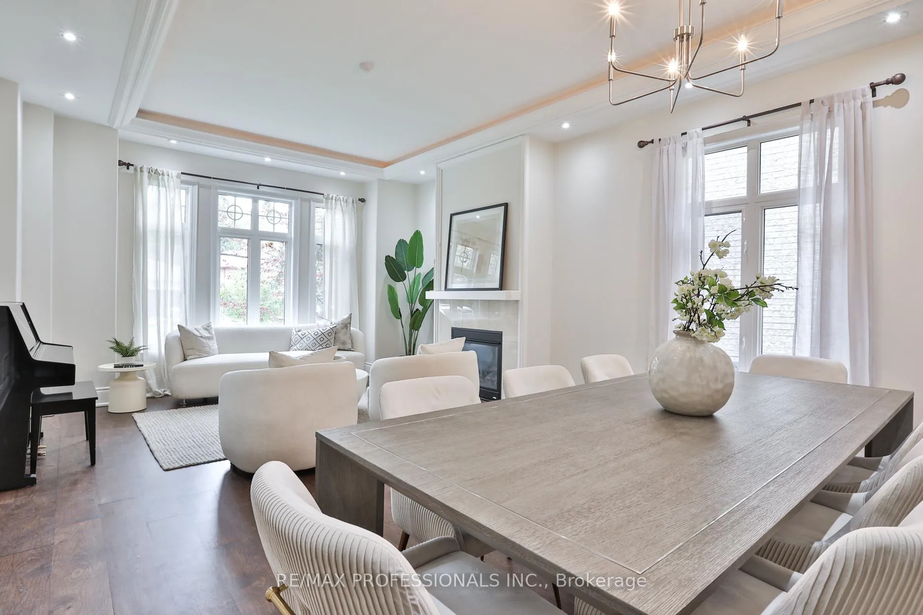Photo 7 of 52 Bonnyview Drive, Etobicoke, Stonegate-Queensway — HOMEH