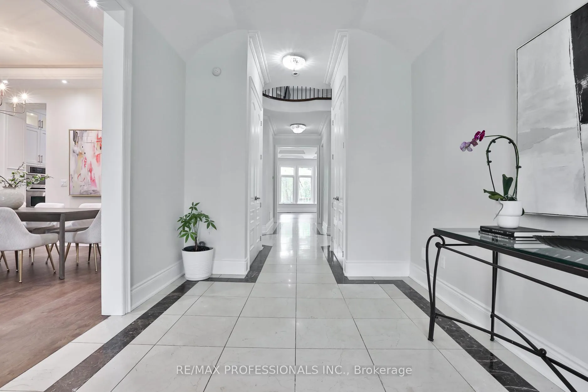 Photo 8 of 52 Bonnyview Drive, Etobicoke, Stonegate-Queensway — HOMEH