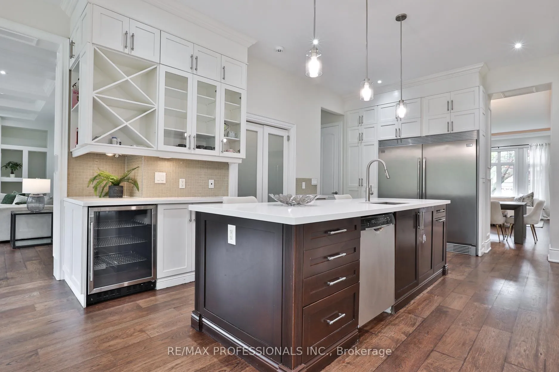 Photo 10 of 52 Bonnyview Drive, Etobicoke, Stonegate-Queensway — HOMEH