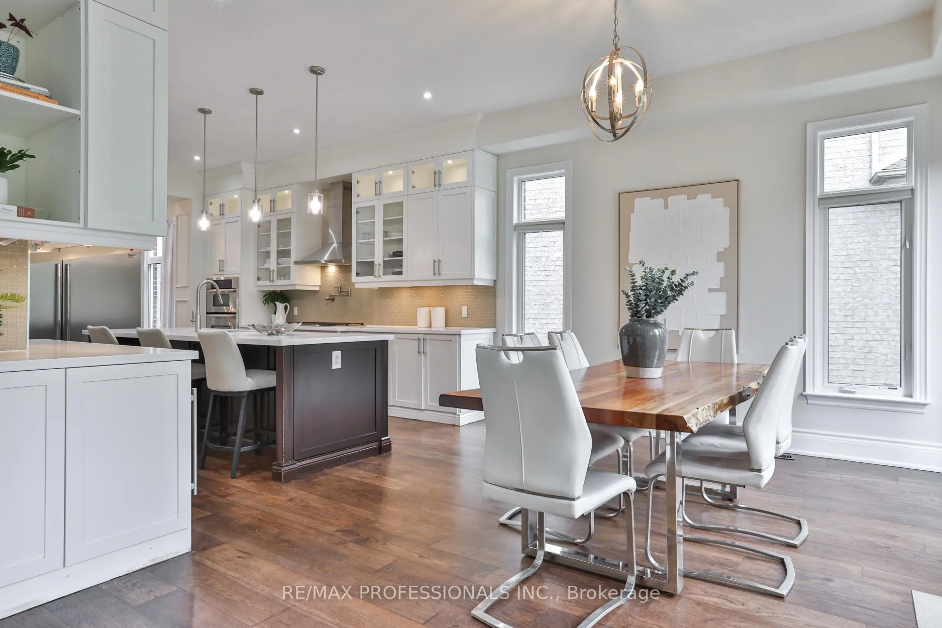 Photo 12 of 52 Bonnyview Drive, Etobicoke, Stonegate-Queensway — HOMEH