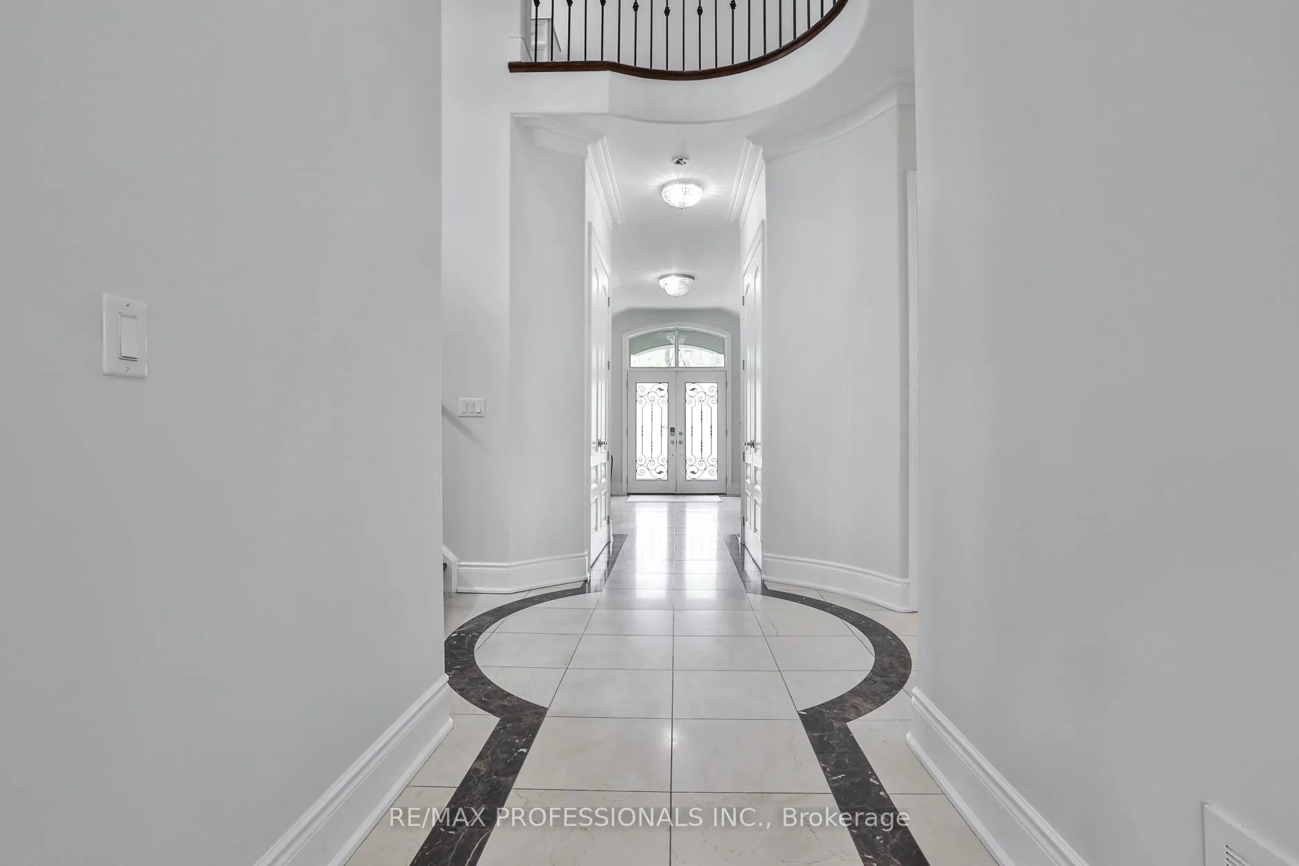 Photo 21 of 52 Bonnyview Drive, Etobicoke, Stonegate-Queensway — HOMEH