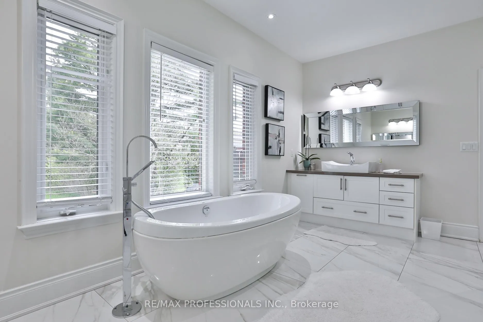 Photo 28 of 52 Bonnyview Drive, Etobicoke, Stonegate-Queensway — HOMEH