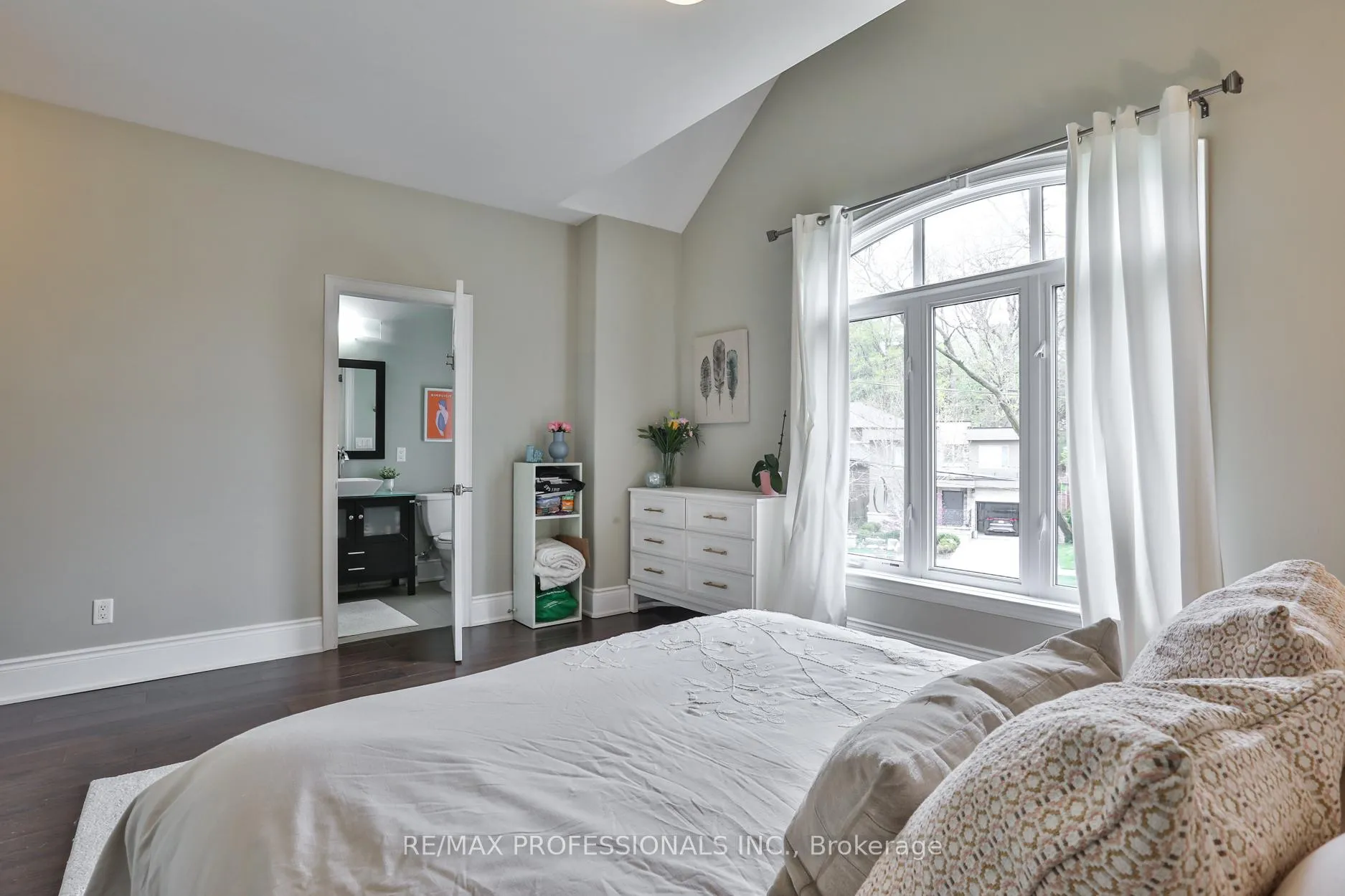 Photo 33 of 52 Bonnyview Drive, Etobicoke, Stonegate-Queensway — HOMEH