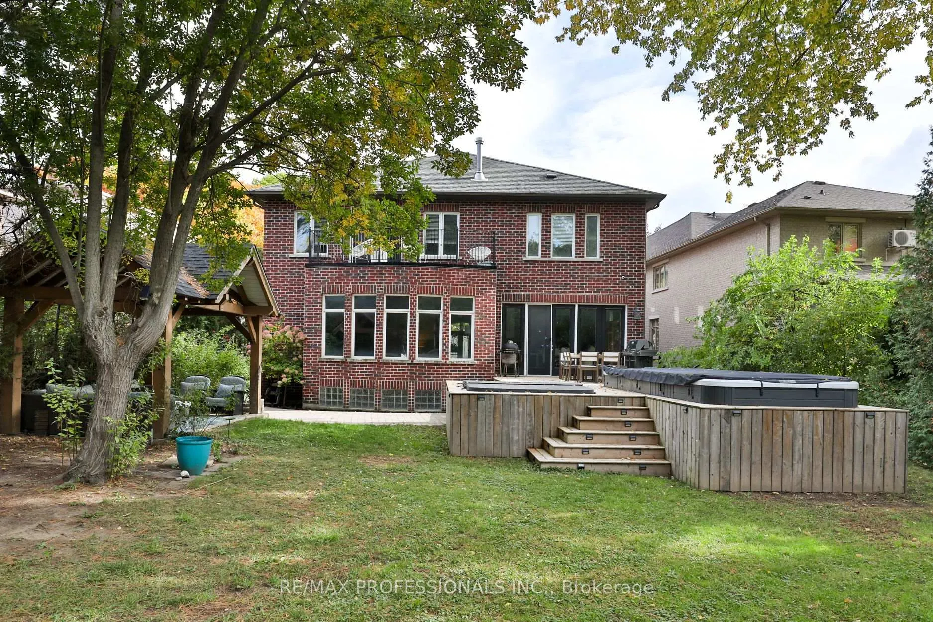 Photo 44 of 52 Bonnyview Drive, Etobicoke, Stonegate-Queensway — HOMEH
