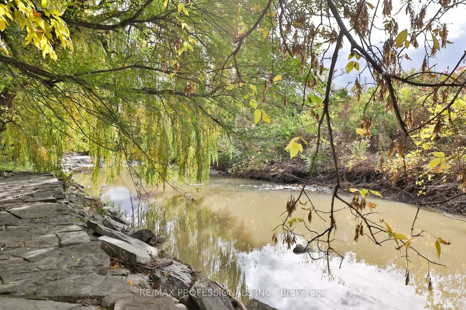 Photo 49 of 52 Bonnyview Drive, Etobicoke, Stonegate-Queensway — HOMEH