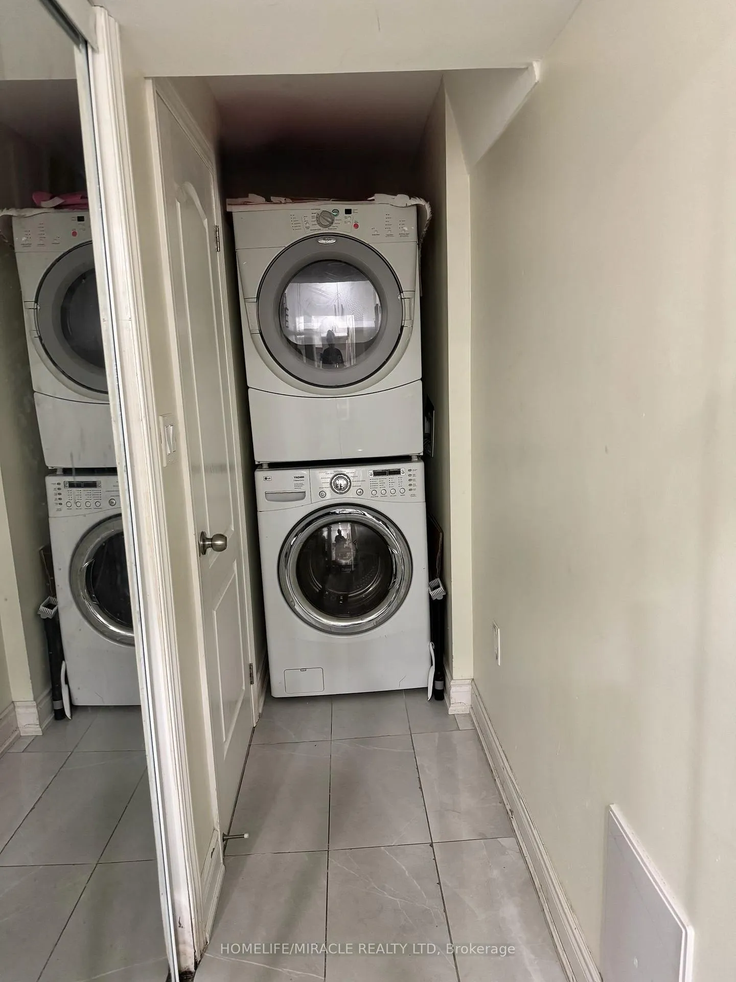 Photo 9 of Unit Unit 2-Bsmt, 120 Viceroy Crescent, Brampton, Northwest Sandalwood Parkway — HOMEH