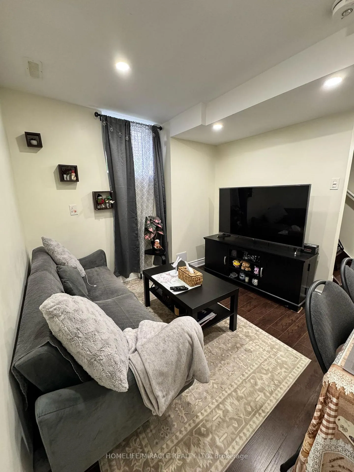 Photo 17 of Unit Unit 2-Bsmt, 120 Viceroy Crescent, Brampton, Northwest Sandalwood Parkway — HOMEH