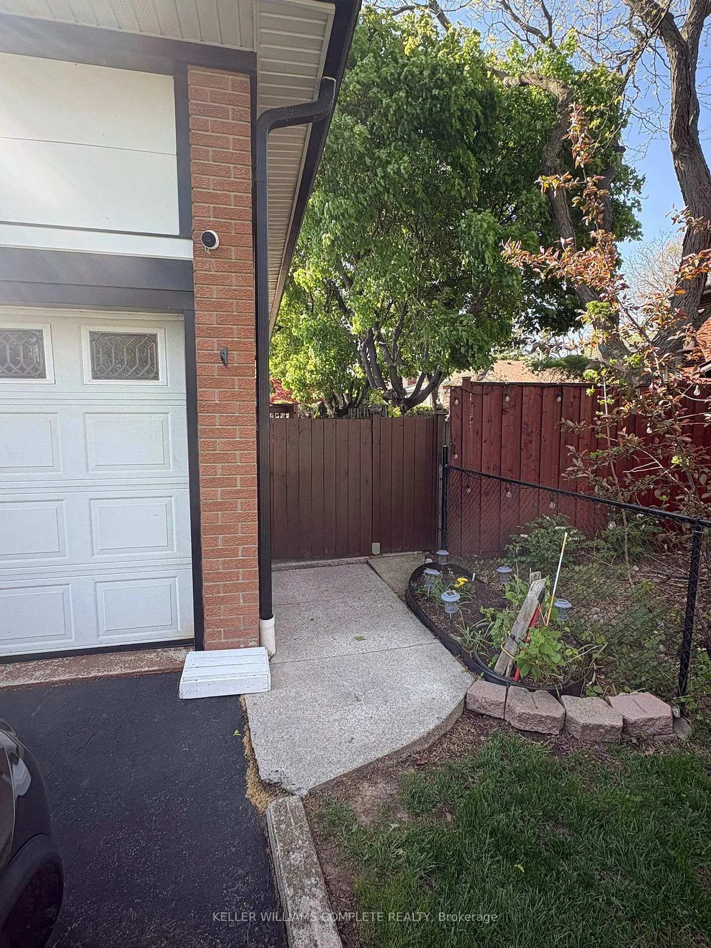 Photo 2 of Unit Lower, 357 Gage Court, Burlington, LaSalle — HOMEH