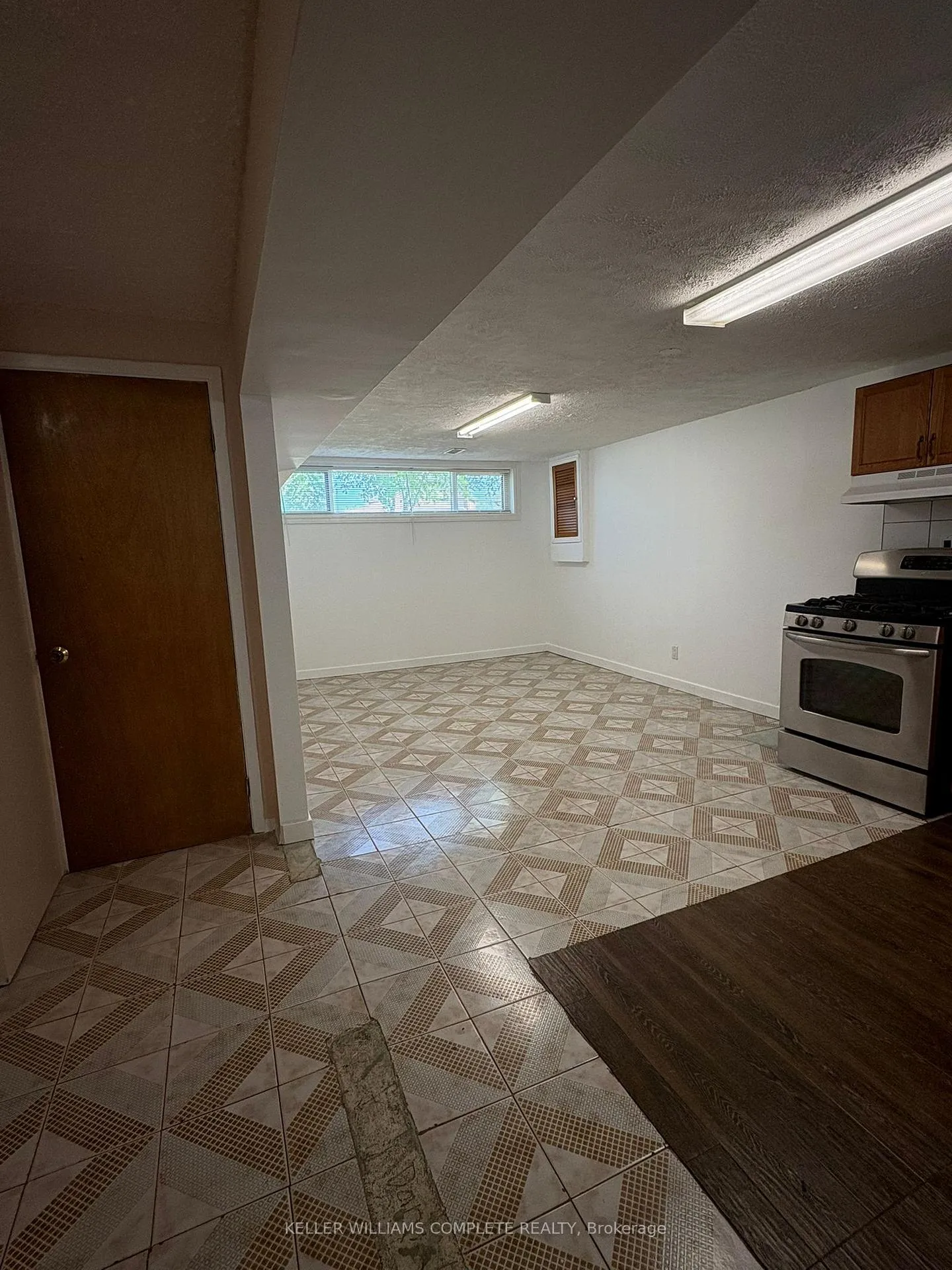 Photo 16 of Unit Lower, 357 Gage Court, Burlington, LaSalle — HOMEH