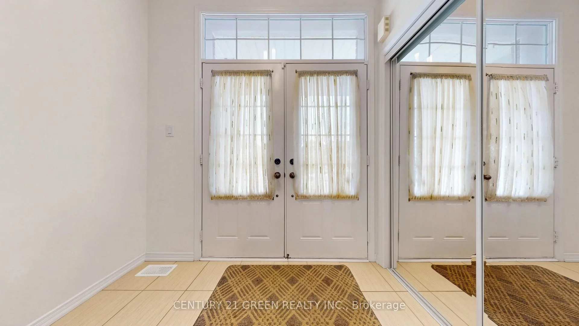 Photo 3 of 7849 Hoptree Road, Niagara Falls, Brown — HOMEH