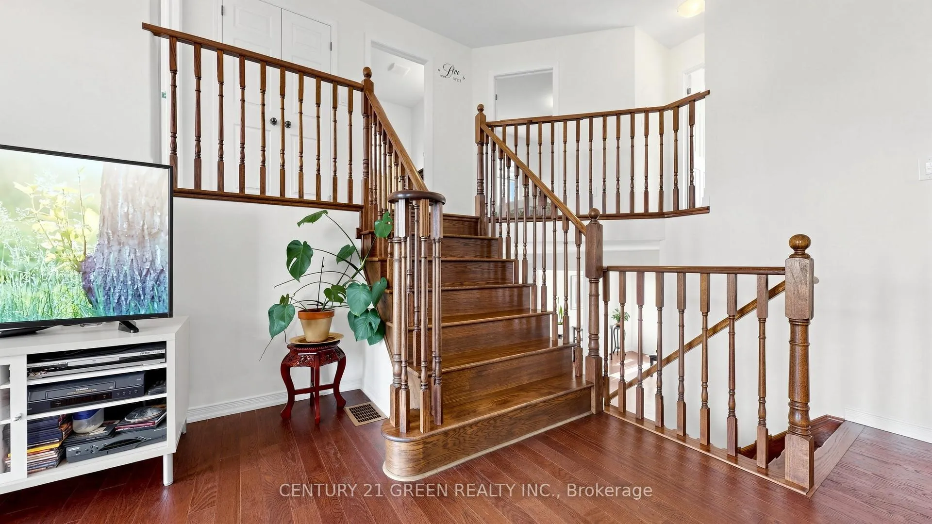 Photo 39 of 7849 Hoptree Road, Niagara Falls, Brown — HOMEH