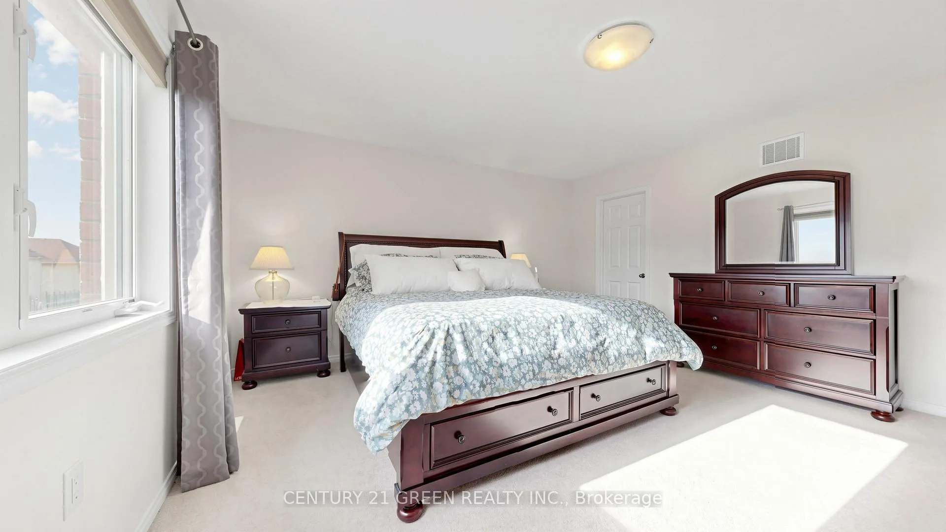 Photo 13 of 7849 Hoptree Road, Niagara Falls, Brown — HOMEH