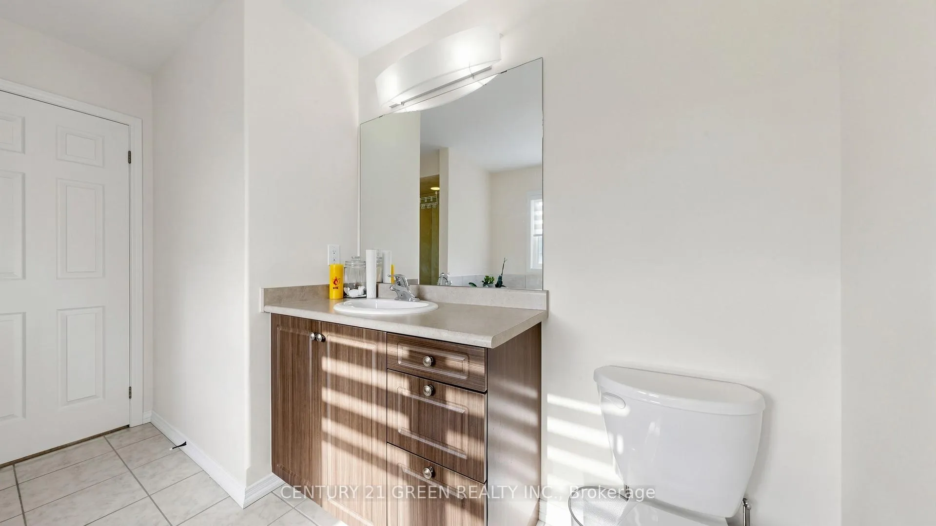 Photo 17 of 7849 Hoptree Road, Niagara Falls, Brown — HOMEH