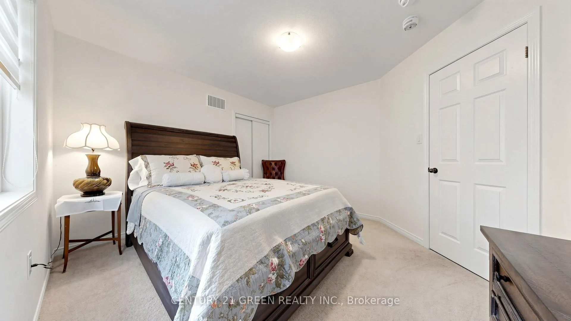 Photo 18 of 7849 Hoptree Road, Niagara Falls, Brown — HOMEH