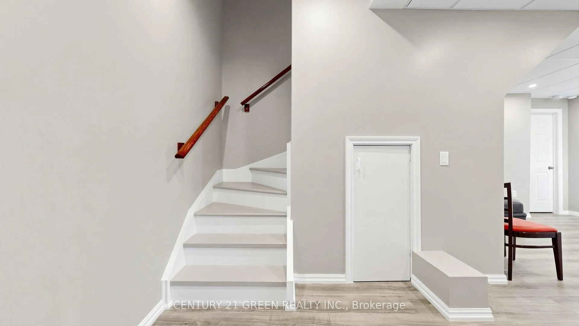 Photo 26 of 7849 Hoptree Road, Niagara Falls, Brown — HOMEH