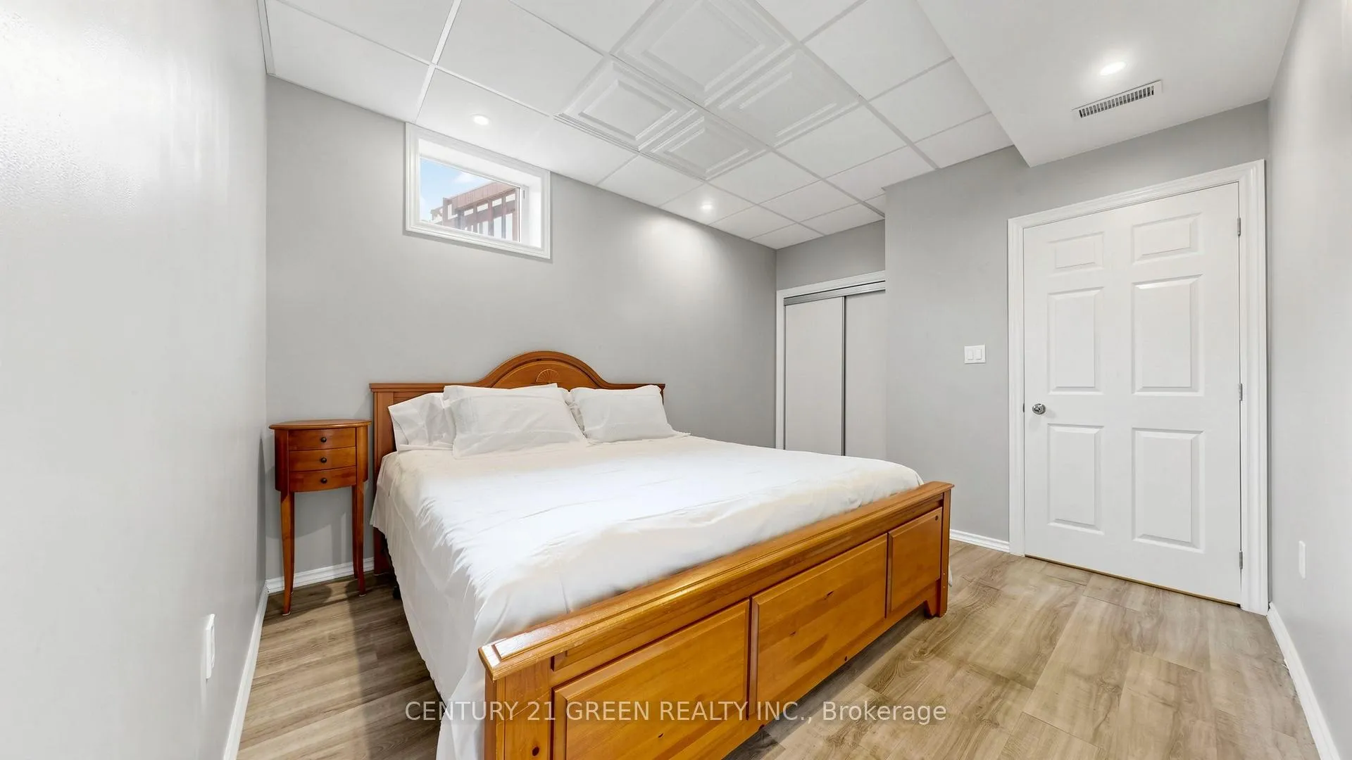 Photo 27 of 7849 Hoptree Road, Niagara Falls, Brown — HOMEH