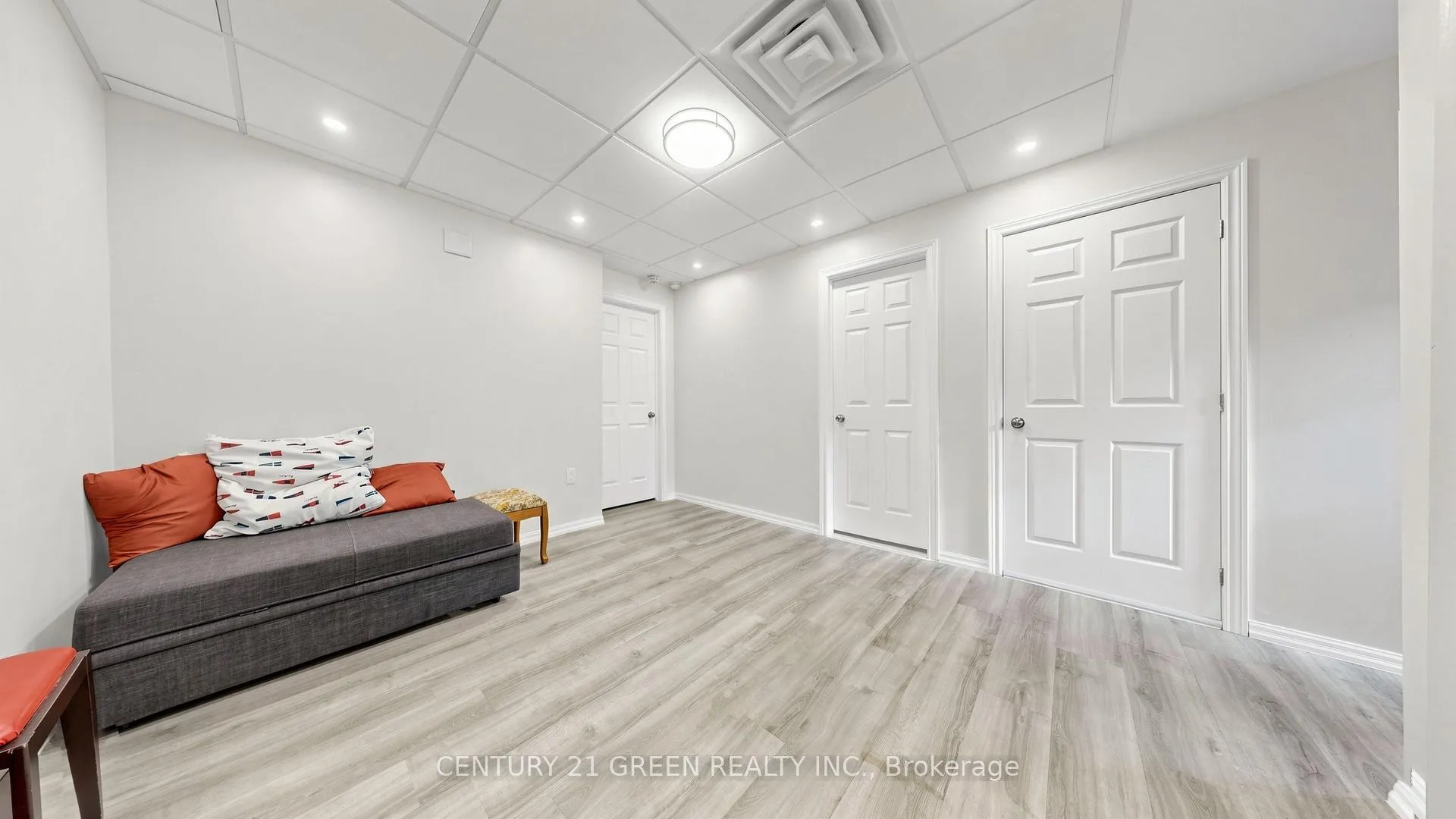 Photo 46 of 7849 Hoptree Road, Niagara Falls, Brown — HOMEH