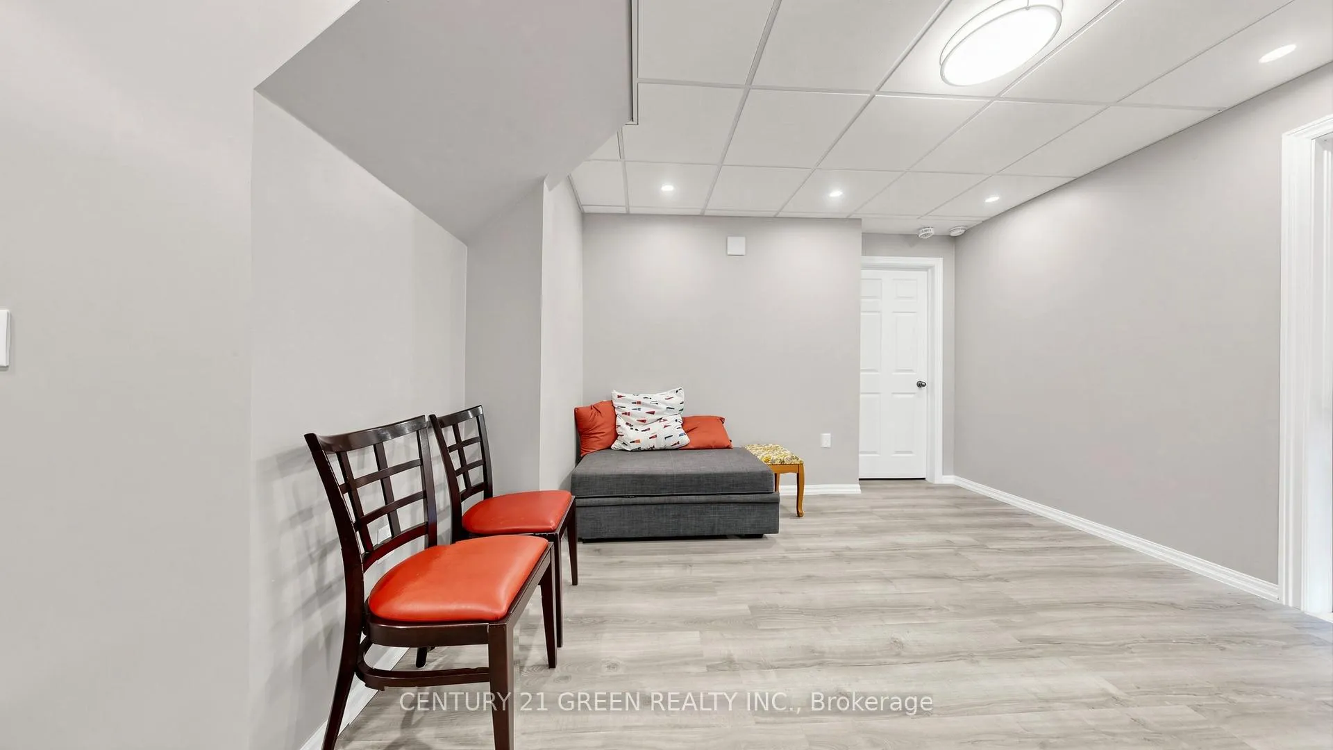 Photo 31 of 7849 Hoptree Road, Niagara Falls, Brown — HOMEH