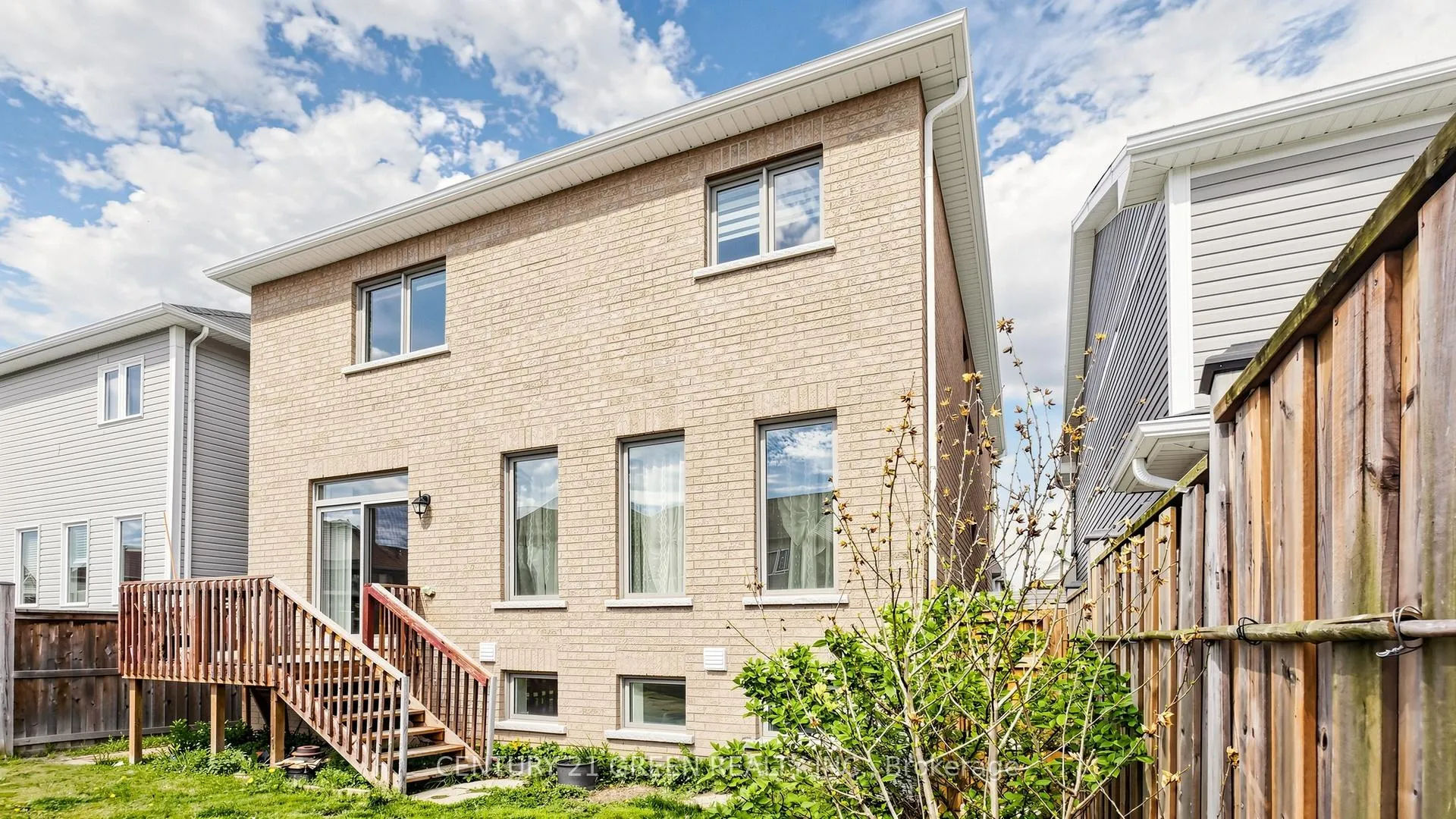 Photo 32 of 7849 Hoptree Road, Niagara Falls, Brown — HOMEH