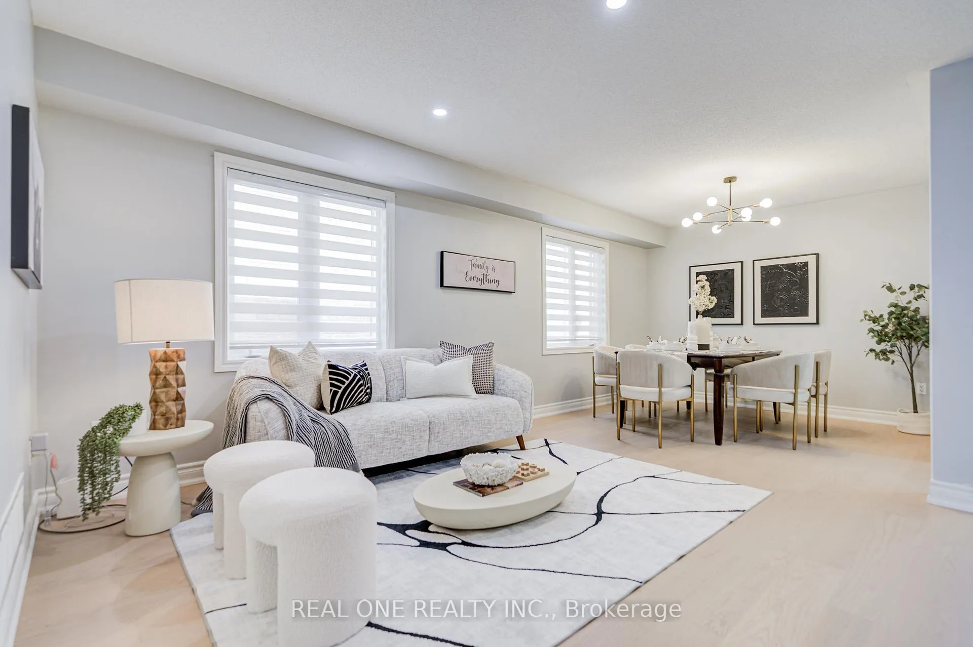 Photo 6 of 111 Viscount Drive, Markham, Berczy — HOMEH
