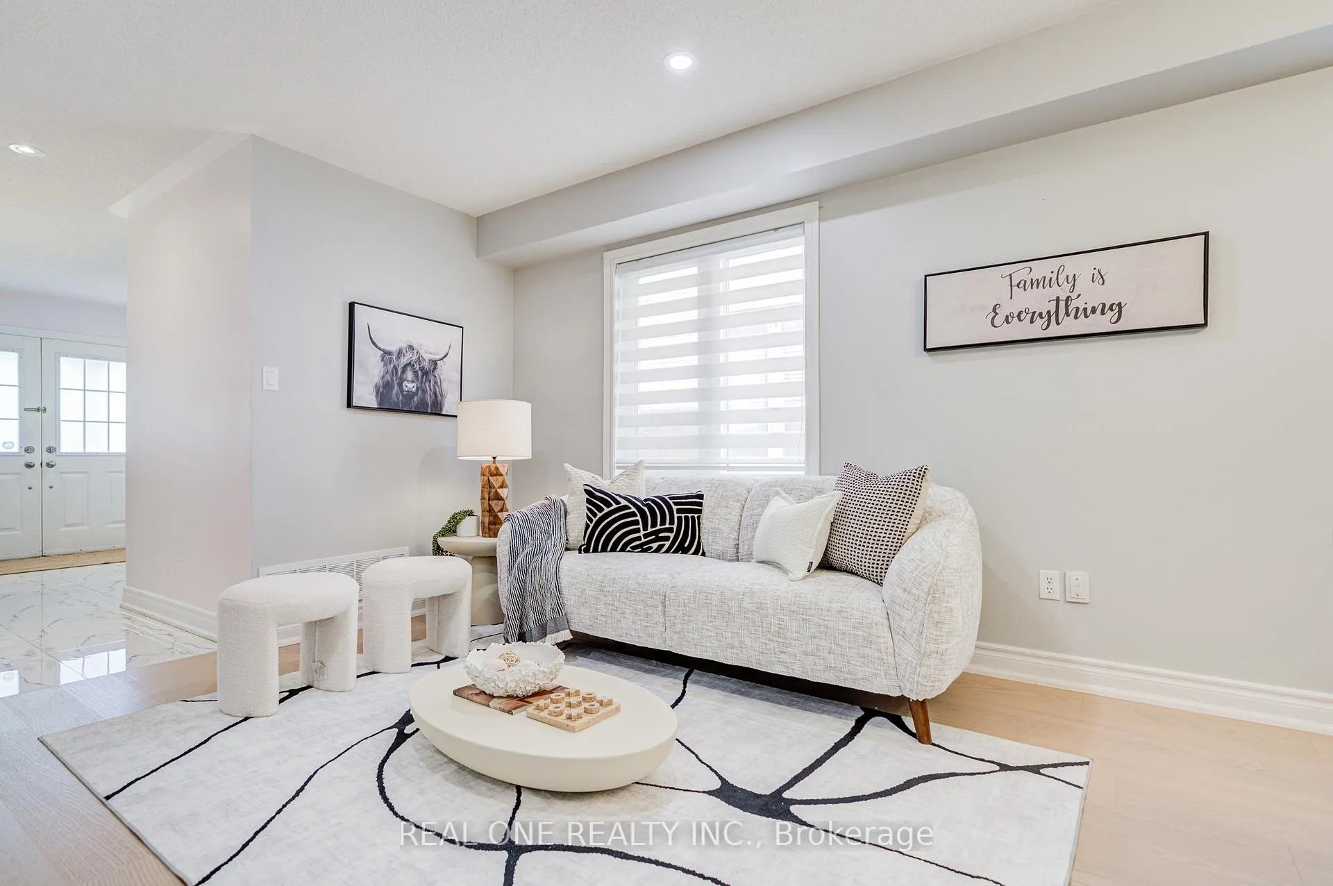 Photo 9 of 111 Viscount Drive, Markham, Berczy — HOMEH