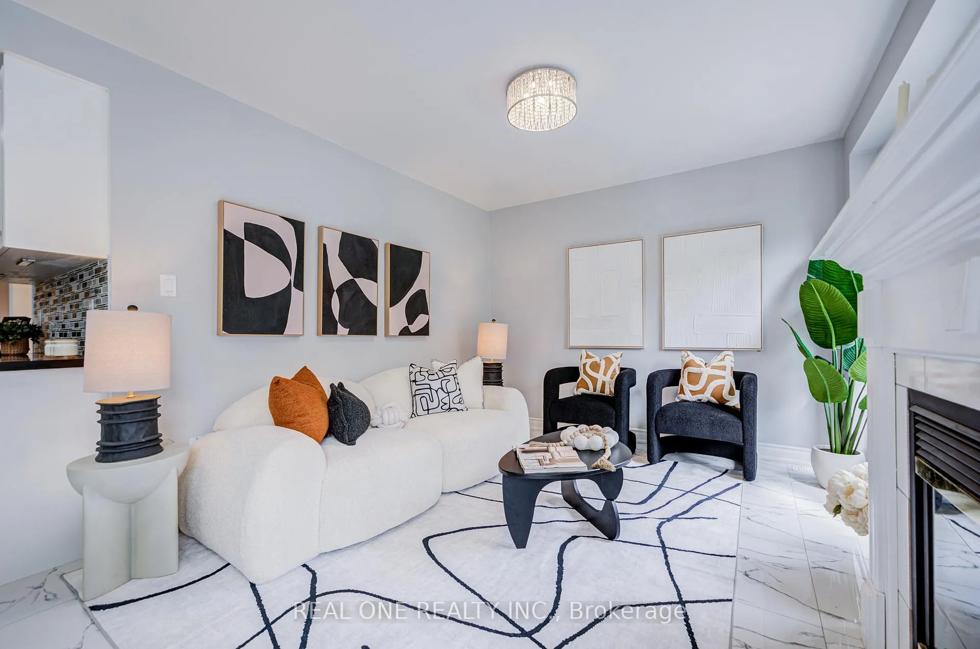 Photo 20 of 111 Viscount Drive, Markham, Berczy — HOMEH
