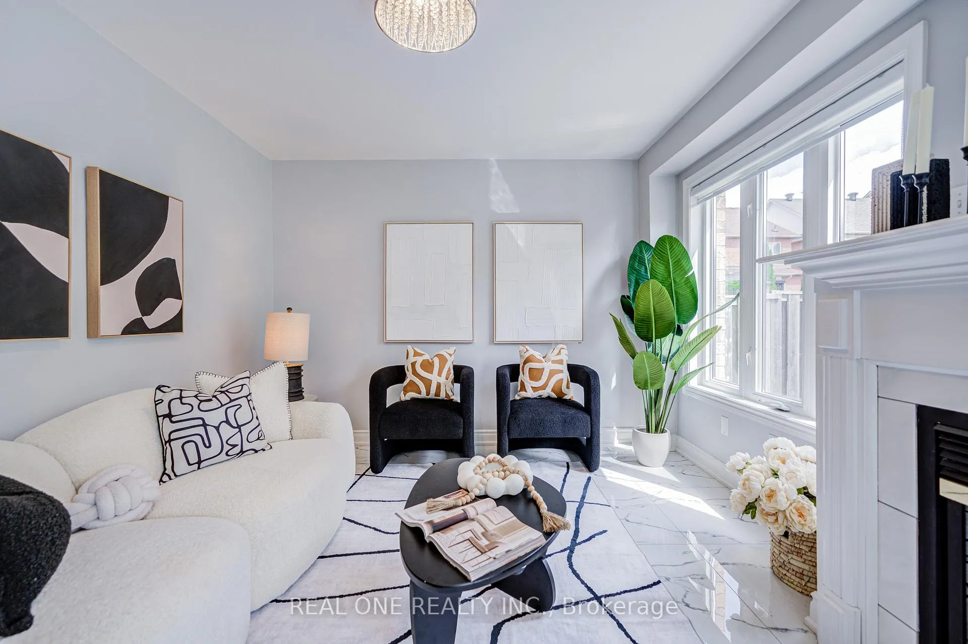 Photo 21 of 111 Viscount Drive, Markham, Berczy — HOMEH