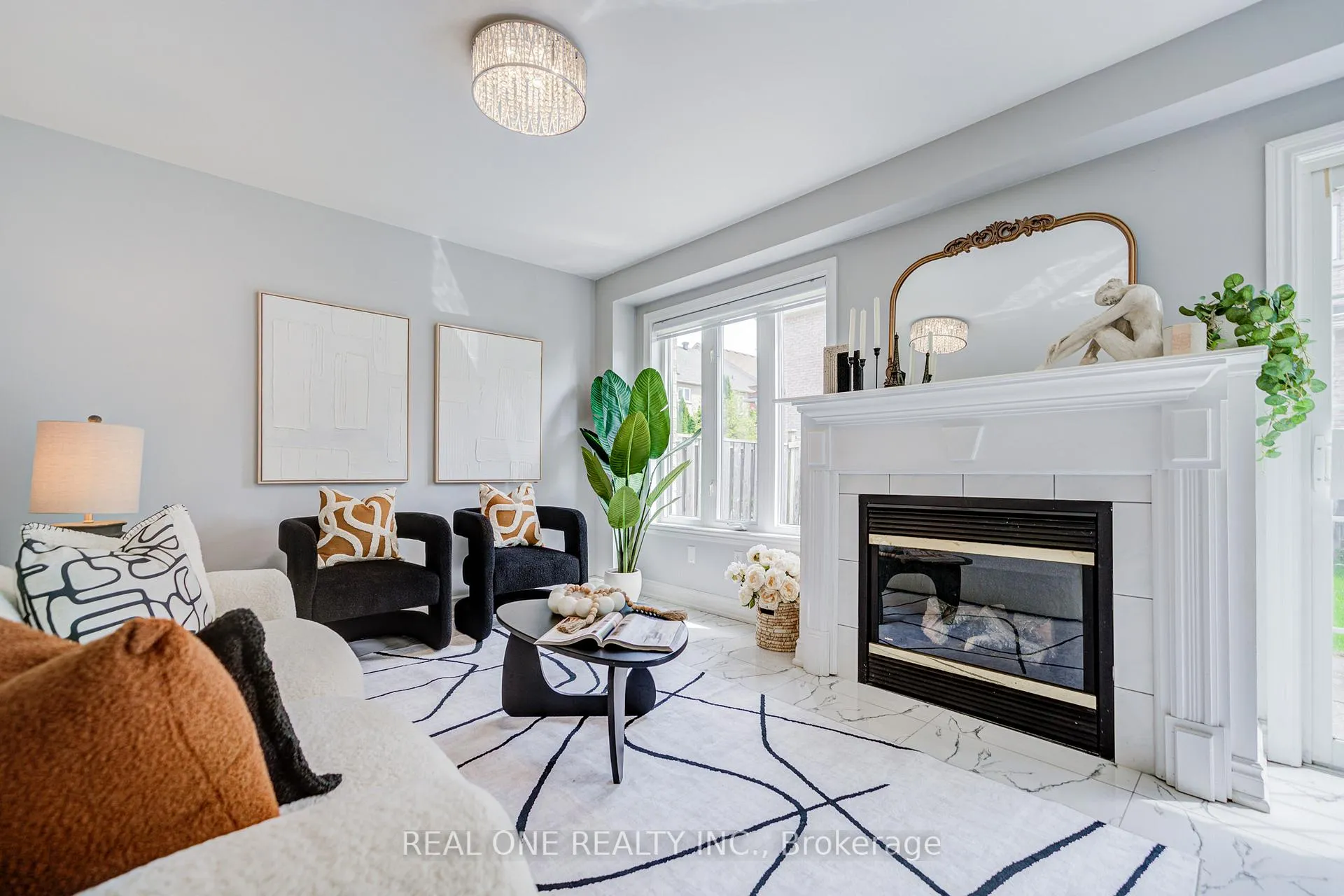 Photo 22 of 111 Viscount Drive, Markham, Berczy — HOMEH
