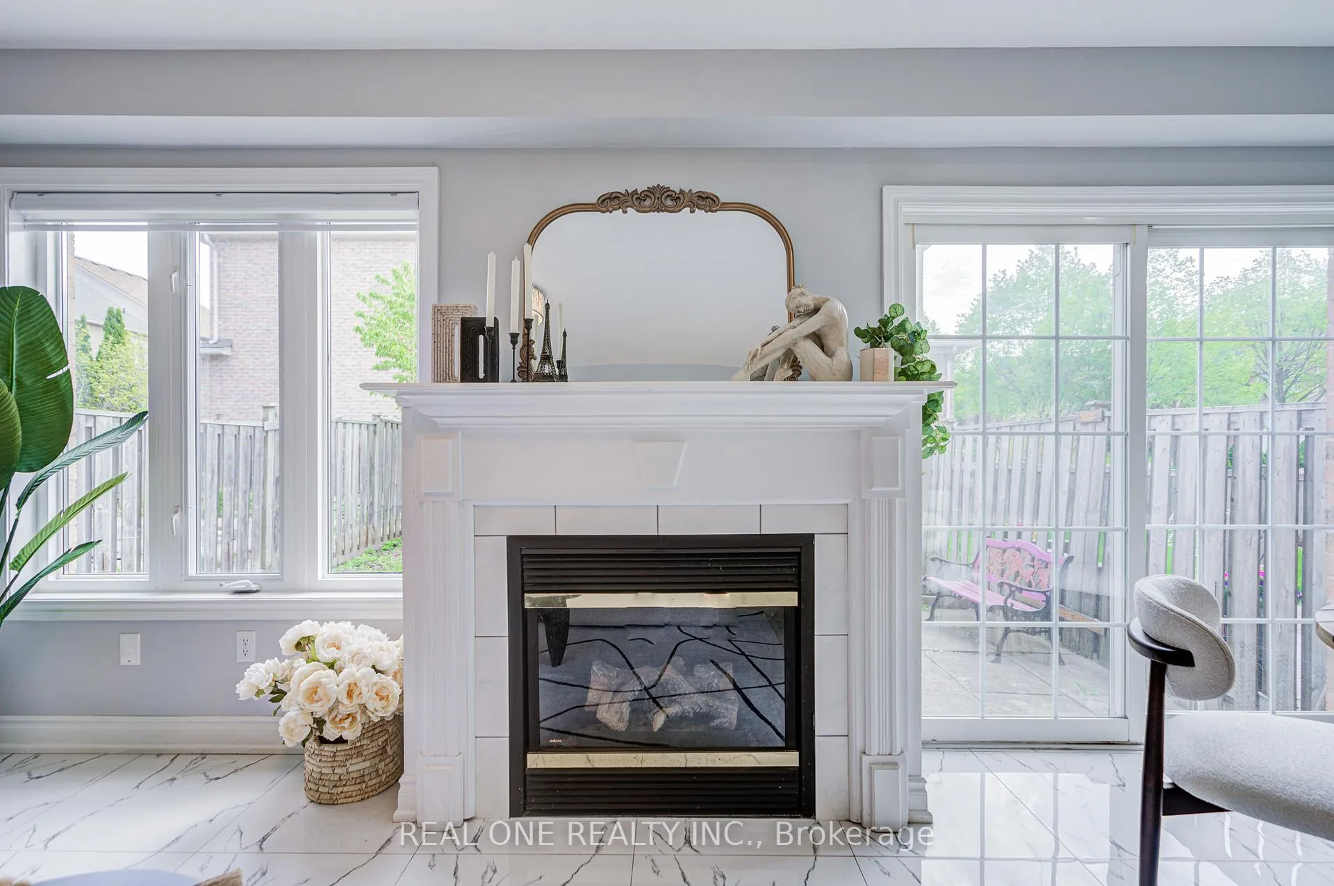 Photo 24 of 111 Viscount Drive, Markham, Berczy — HOMEH