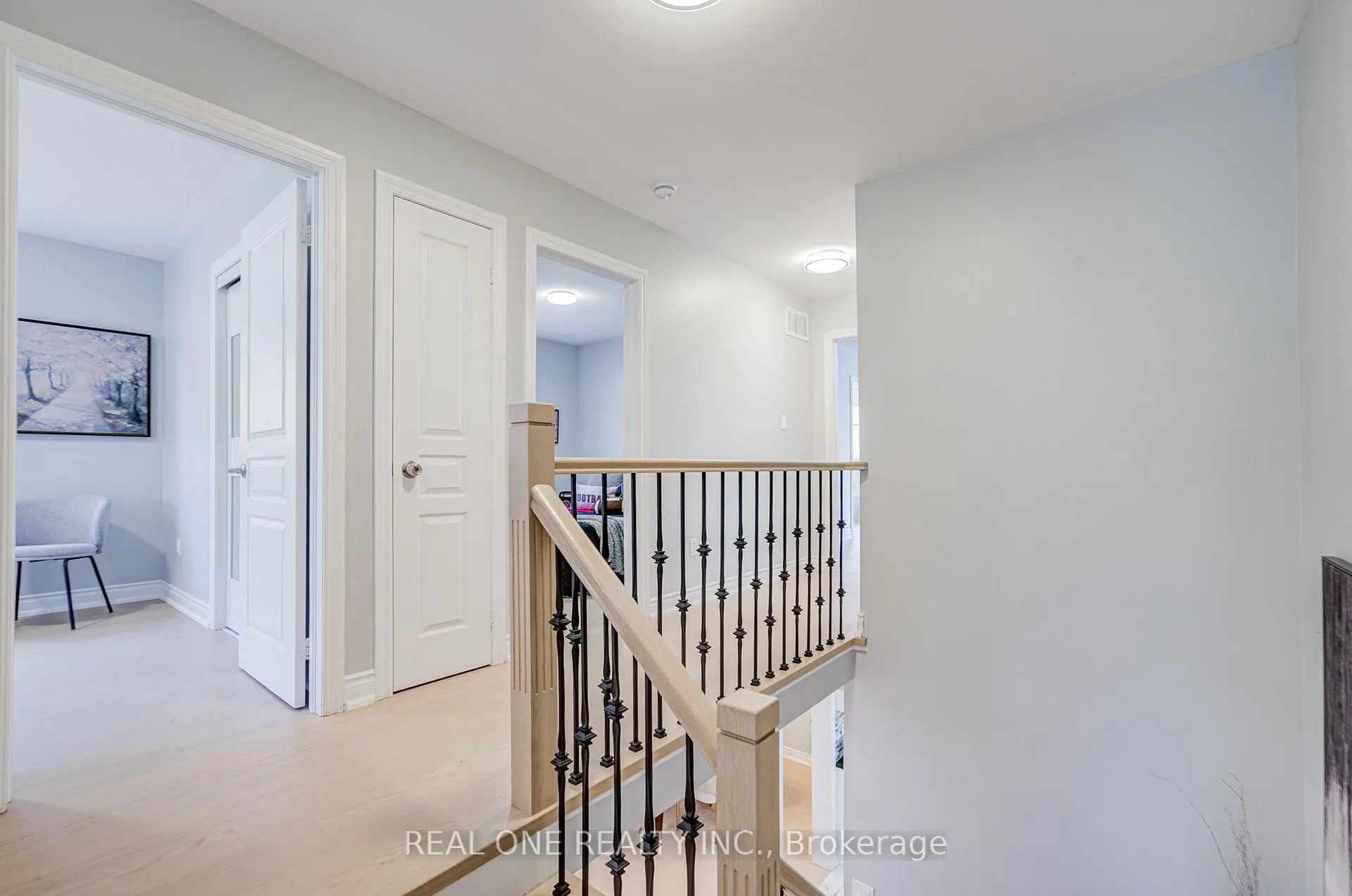 Photo 25 of 111 Viscount Drive, Markham, Berczy — HOMEH
