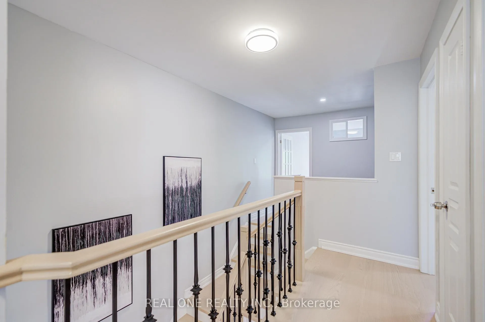 Photo 26 of 111 Viscount Drive, Markham, Berczy — HOMEH