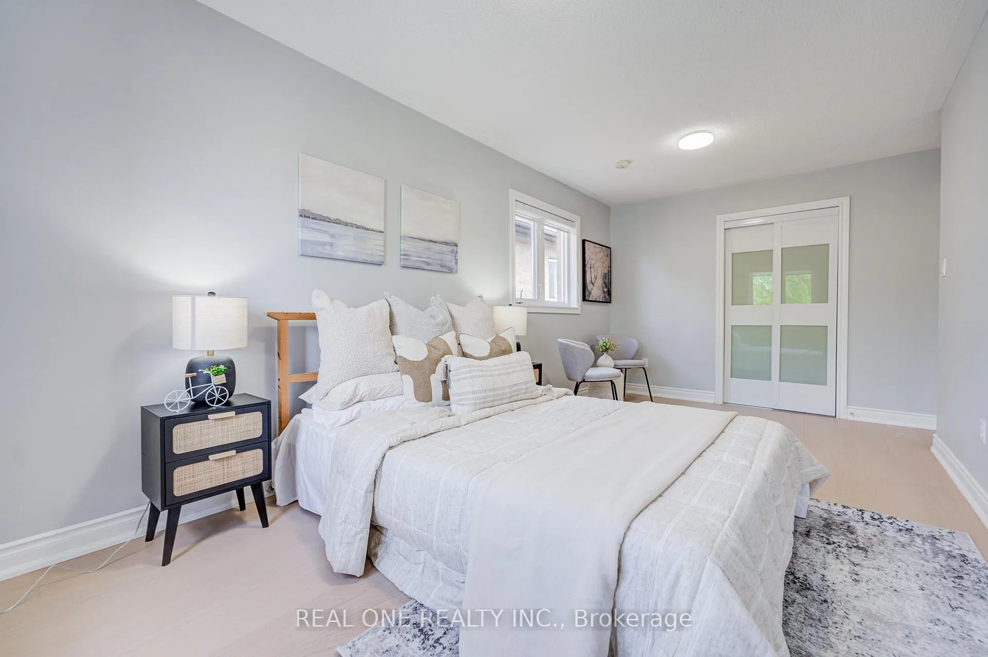Photo 31 of 111 Viscount Drive, Markham, Berczy — HOMEH