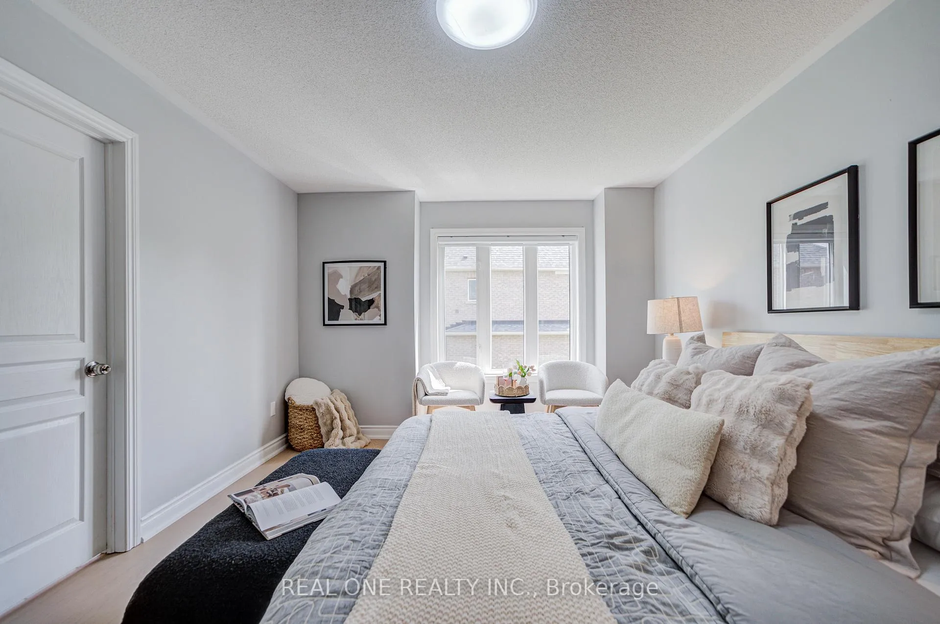 Photo 38 of 111 Viscount Drive, Markham, Berczy — HOMEH