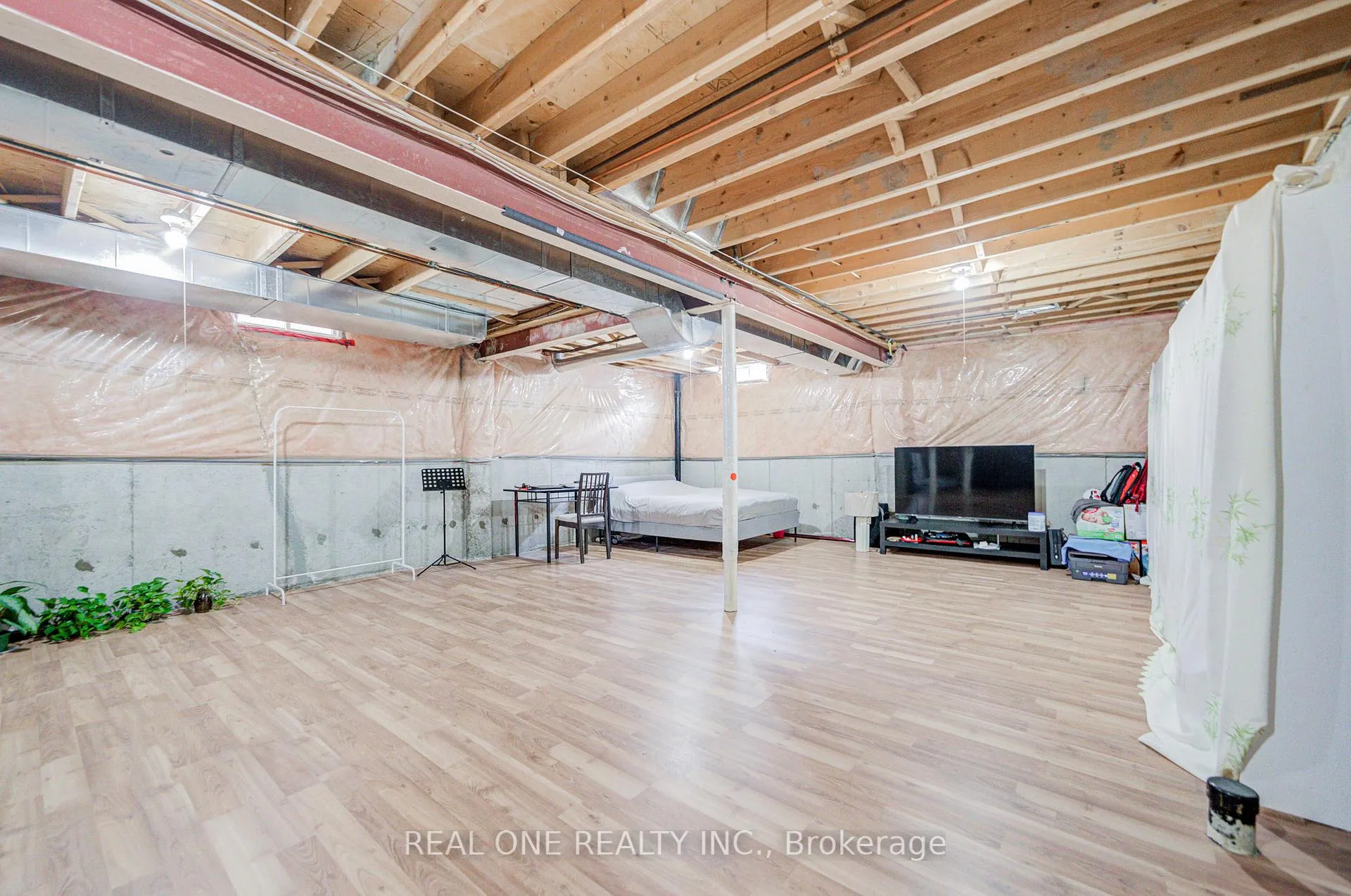 Photo 40 of 111 Viscount Drive, Markham, Berczy — HOMEH