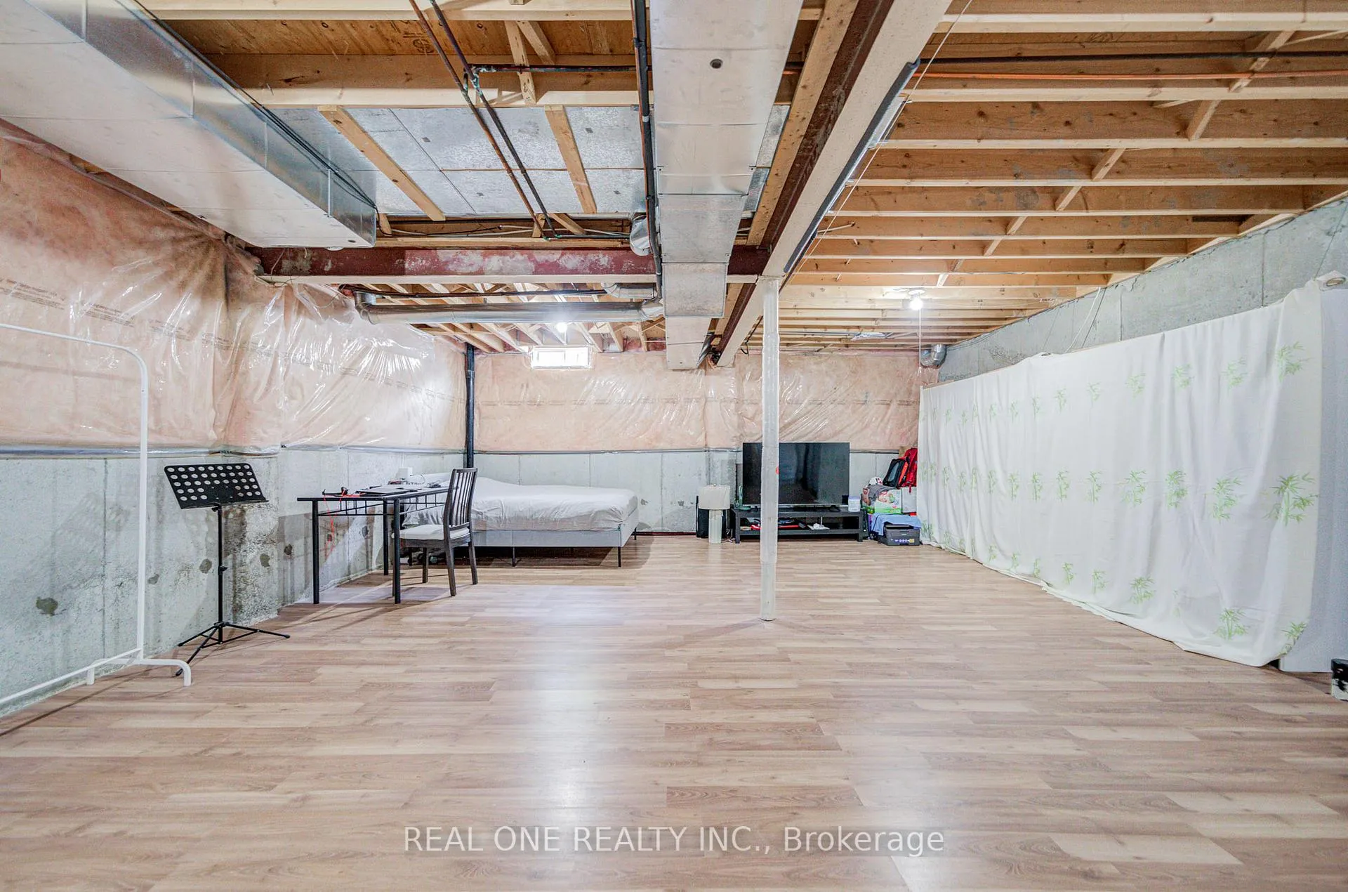 Photo 41 of 111 Viscount Drive, Markham, Berczy — HOMEH