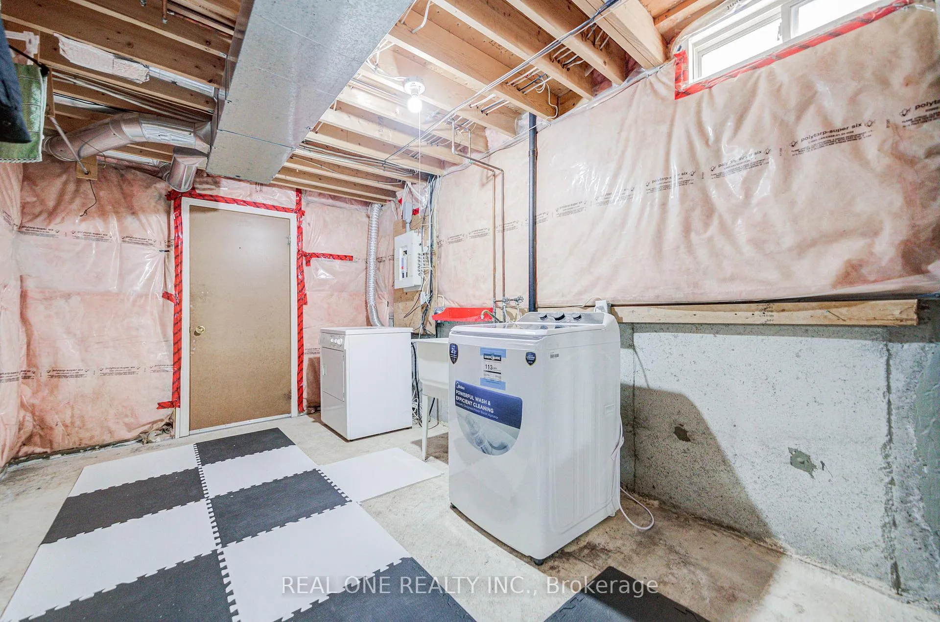 Photo 43 of 111 Viscount Drive, Markham, Berczy — HOMEH