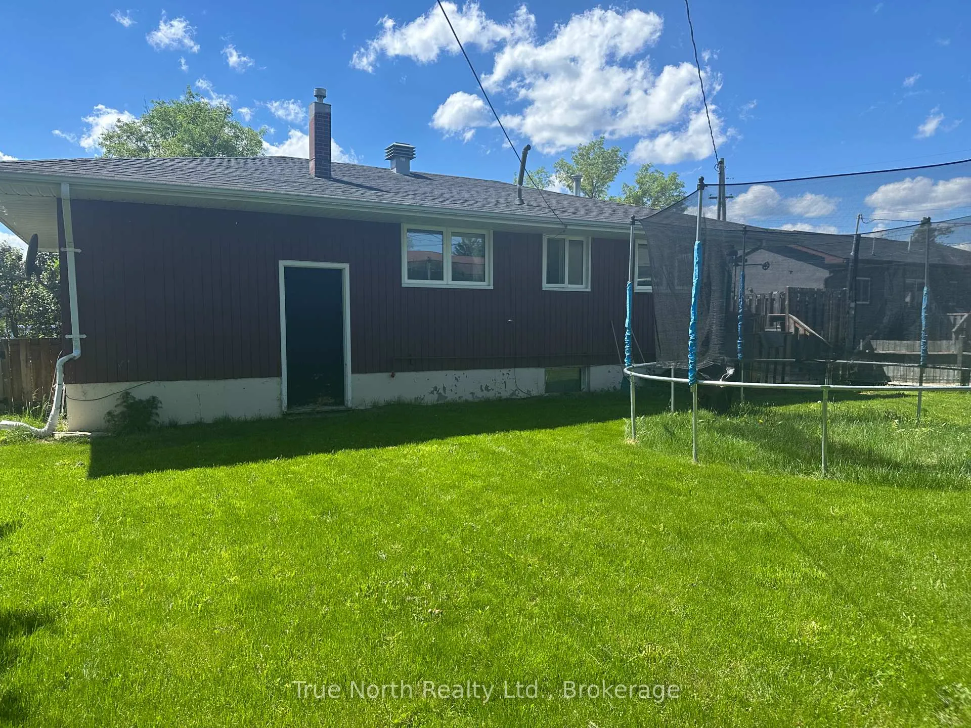 Photo 19 of 35 Ottawa Street, Kapuskasing — HOMEH