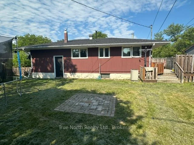 Photo 25 of 35 Ottawa Street, Kapuskasing — HOMEH